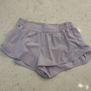 Lululemon Hotty Hot Low Rise Short 2.5"